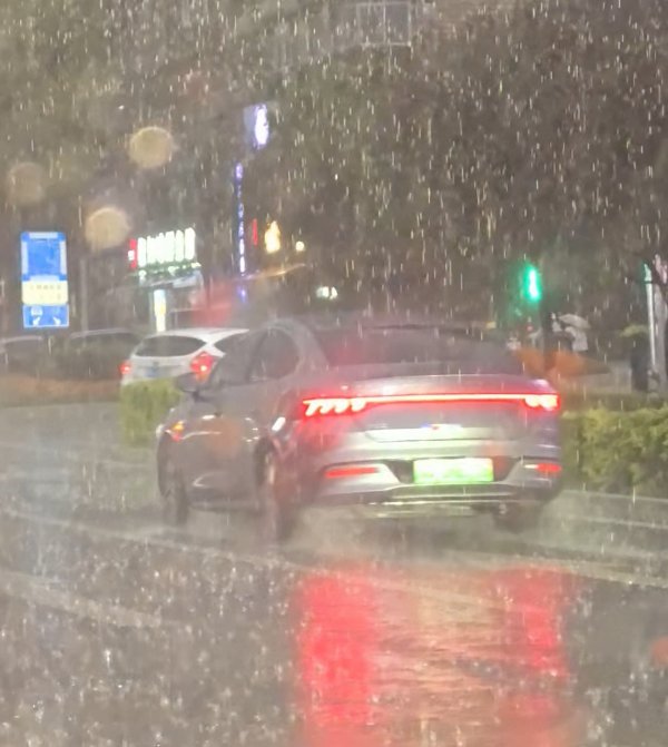 大赢家 四川宜宾发生强降雨天气：13站暴雨，最大降雨量98.0毫米